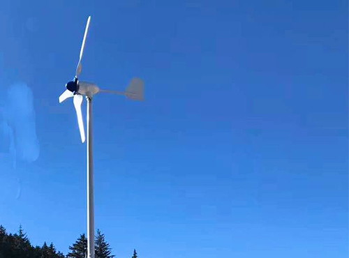 南京歐陸電氣風光互補離網發電案例 設備配置功率為風機500W